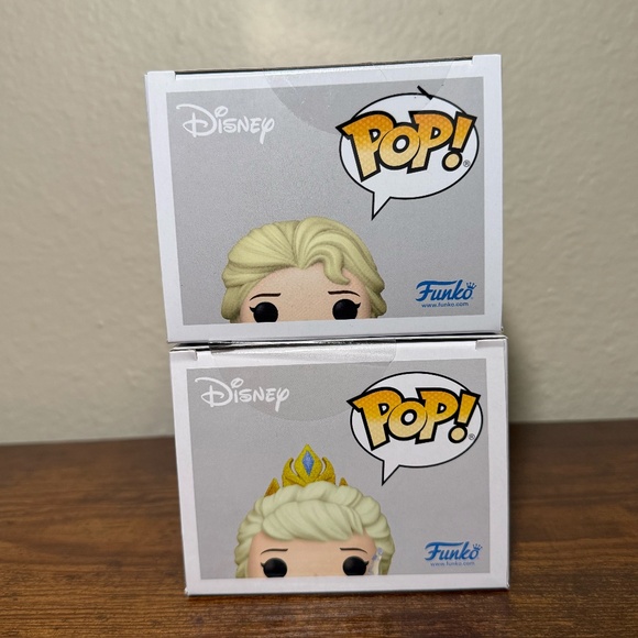 Funko Pop! Disney: Frozen - Elsa #1319 Diamond Party City + Elsa #1024 Diamond - Picture 4 of 5